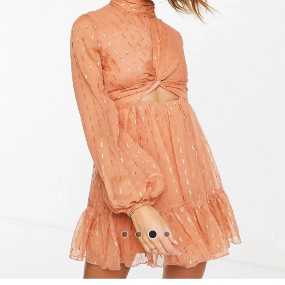 Worn once! Gorgeous dress with beautiful coloring. - Picture 3 of 3
